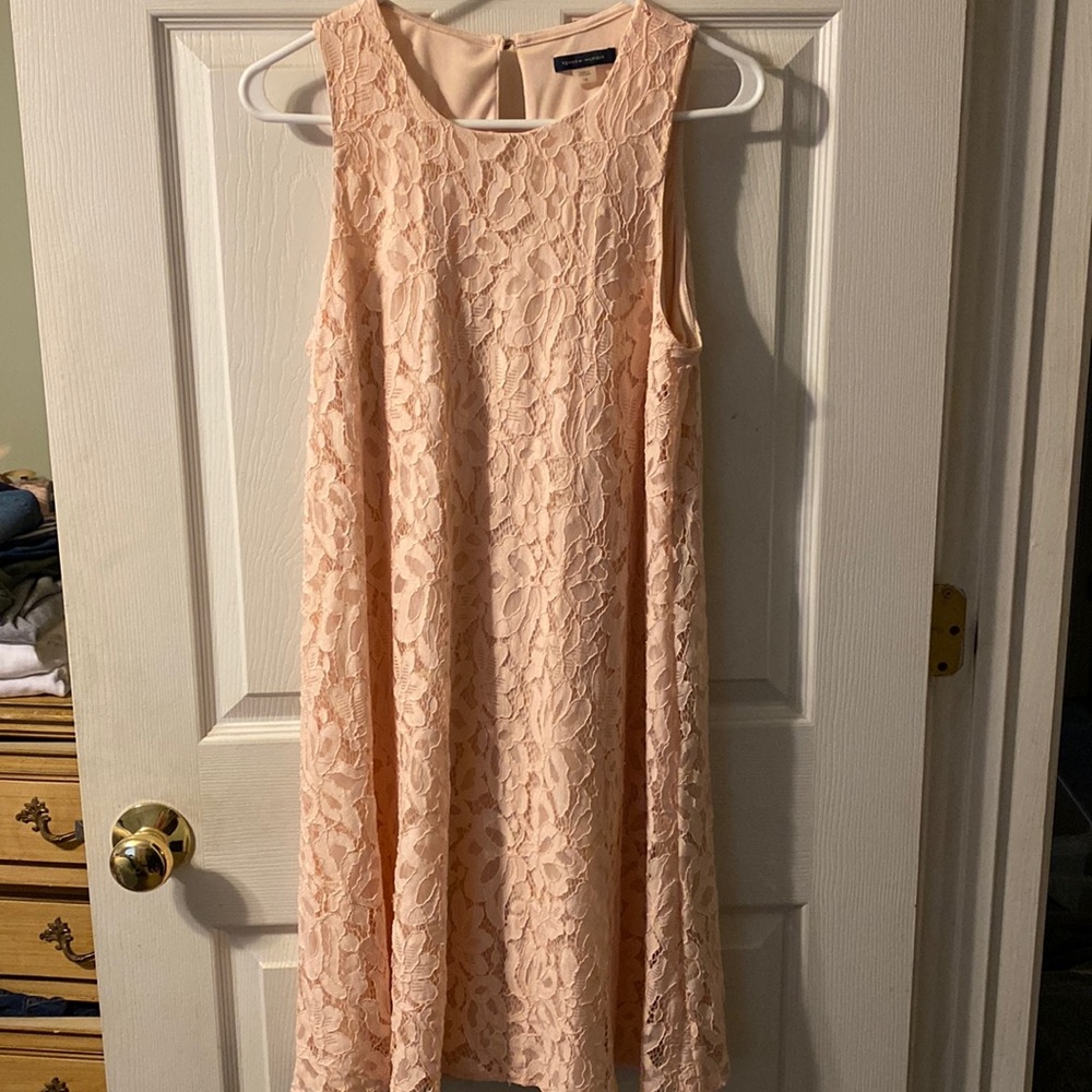 Lace sleeveless dress